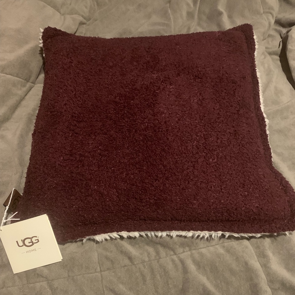 UGG ANA Sherpa Pillow 20x20 Port Color! NEW!